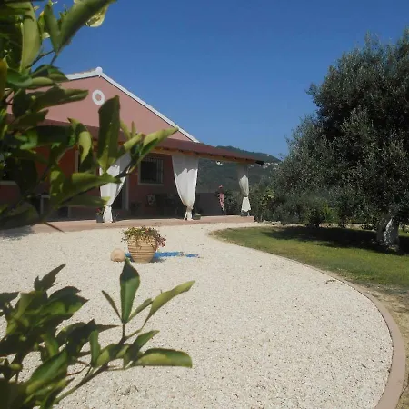Holiday home Myrto's House Vouniatades